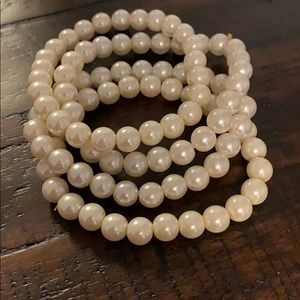 Set of 4 faux pearl bracelets